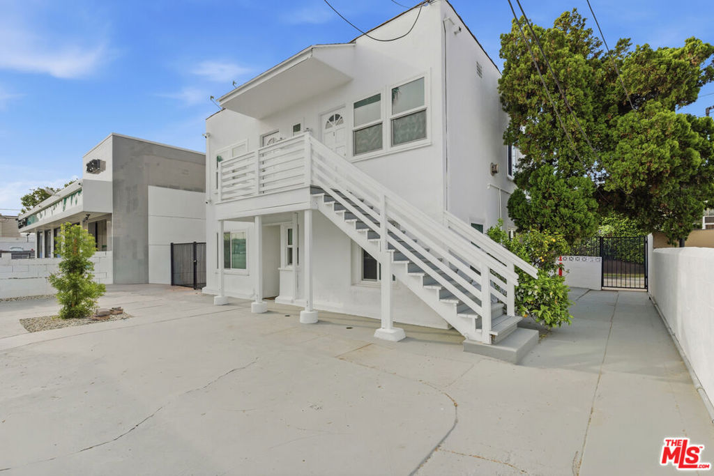main property photo 9