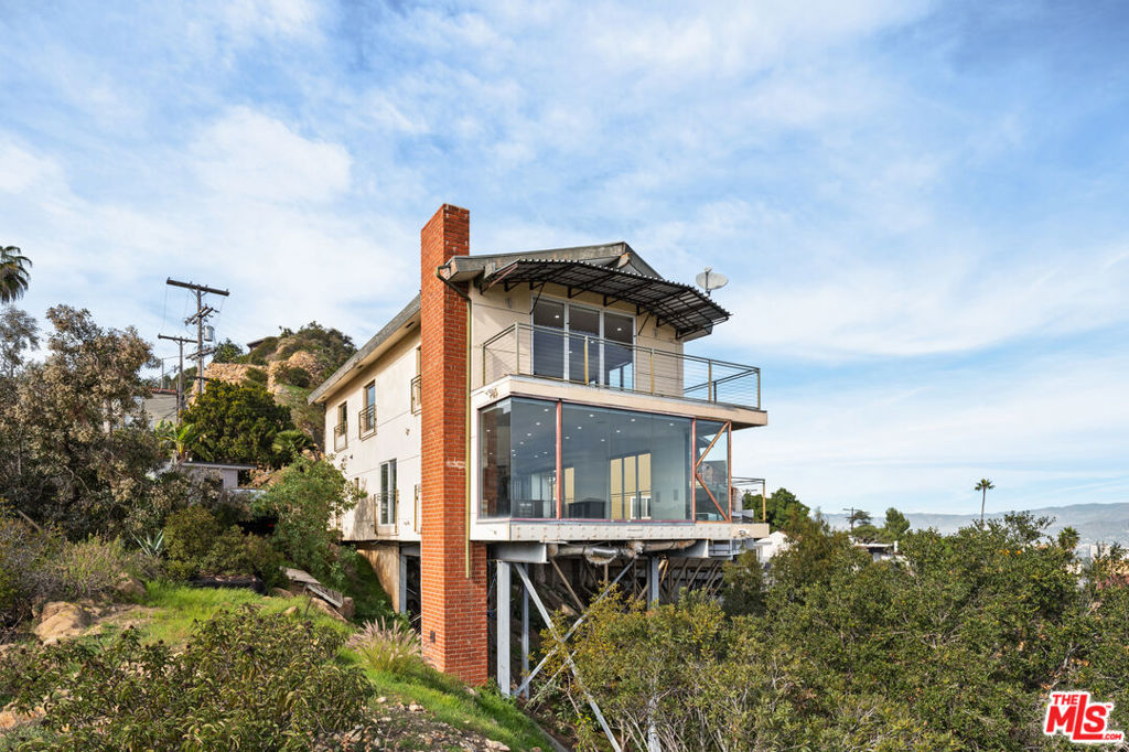 main property photo 24
