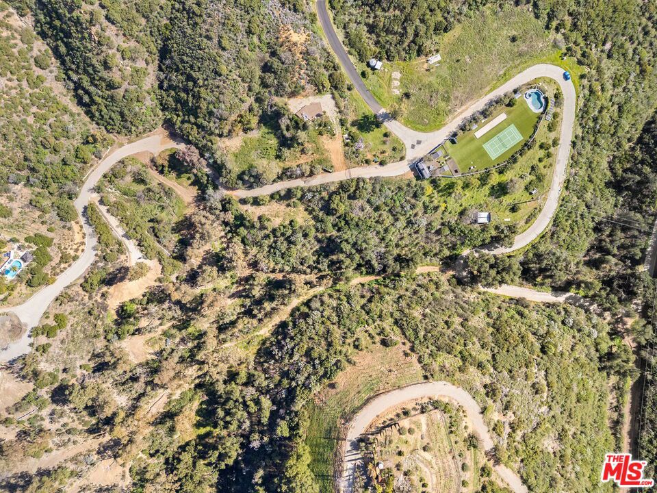 main property photo 11