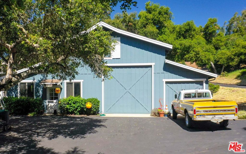 main property photo 18