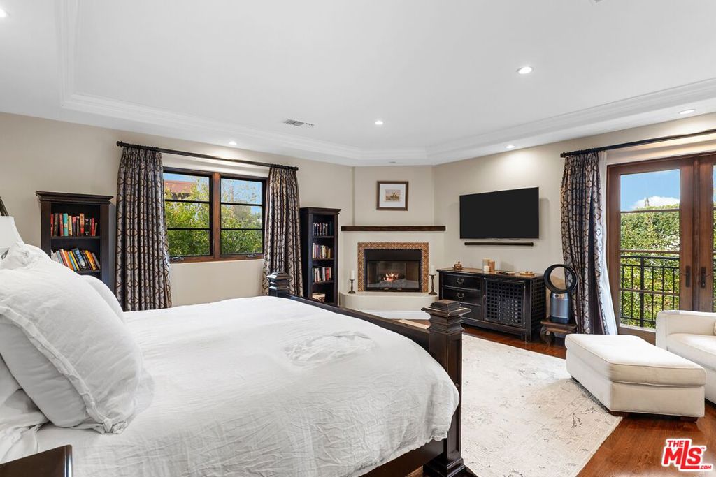 main property photo 14