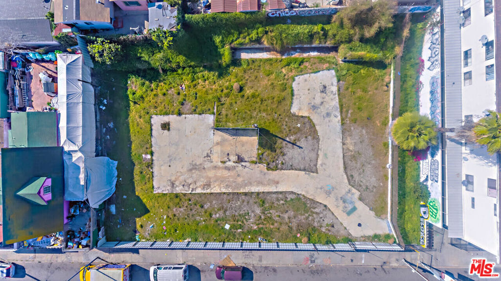 main property photo 8