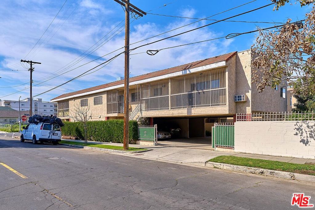 main property photo 18