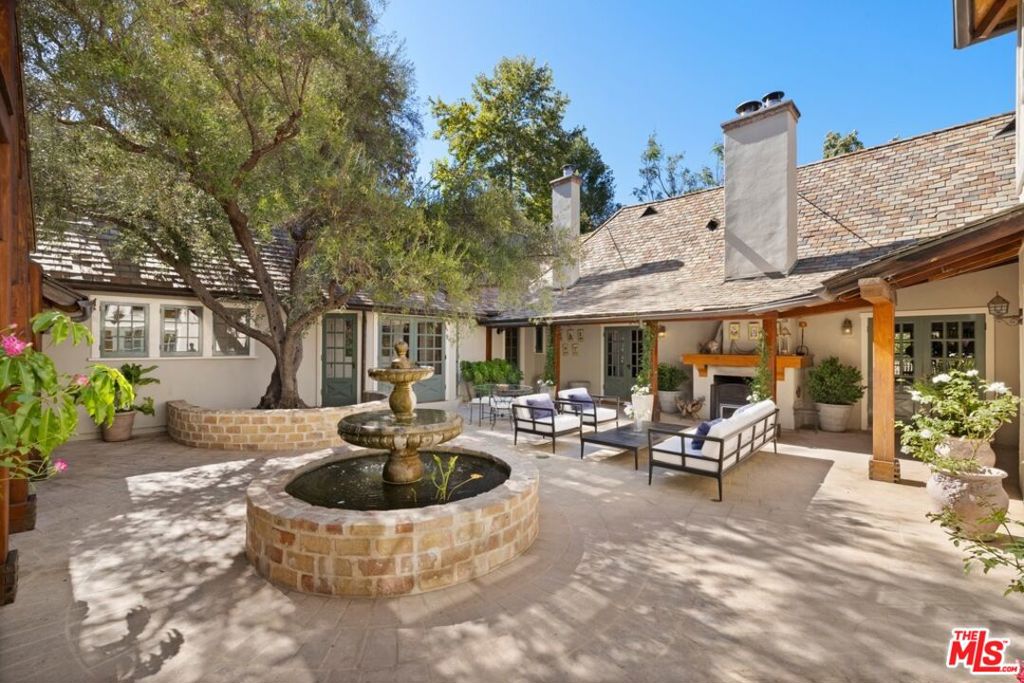 main property photo 18