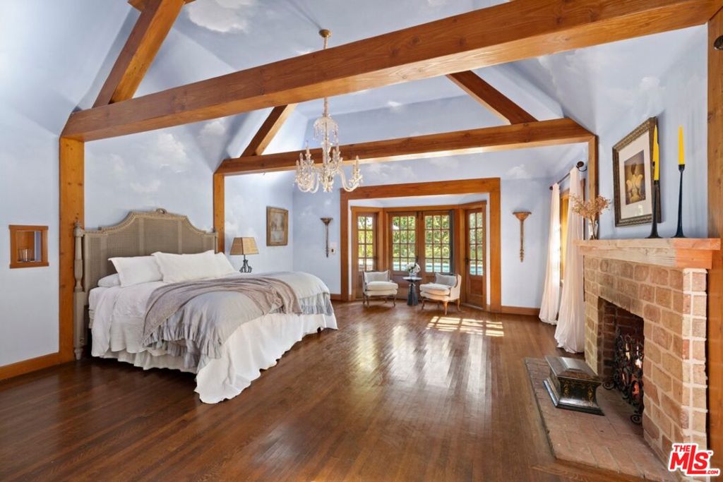 main property photo 29