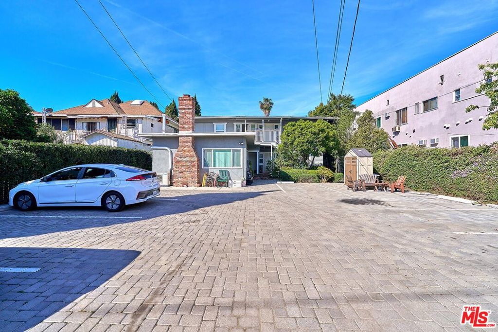 main property photo 6