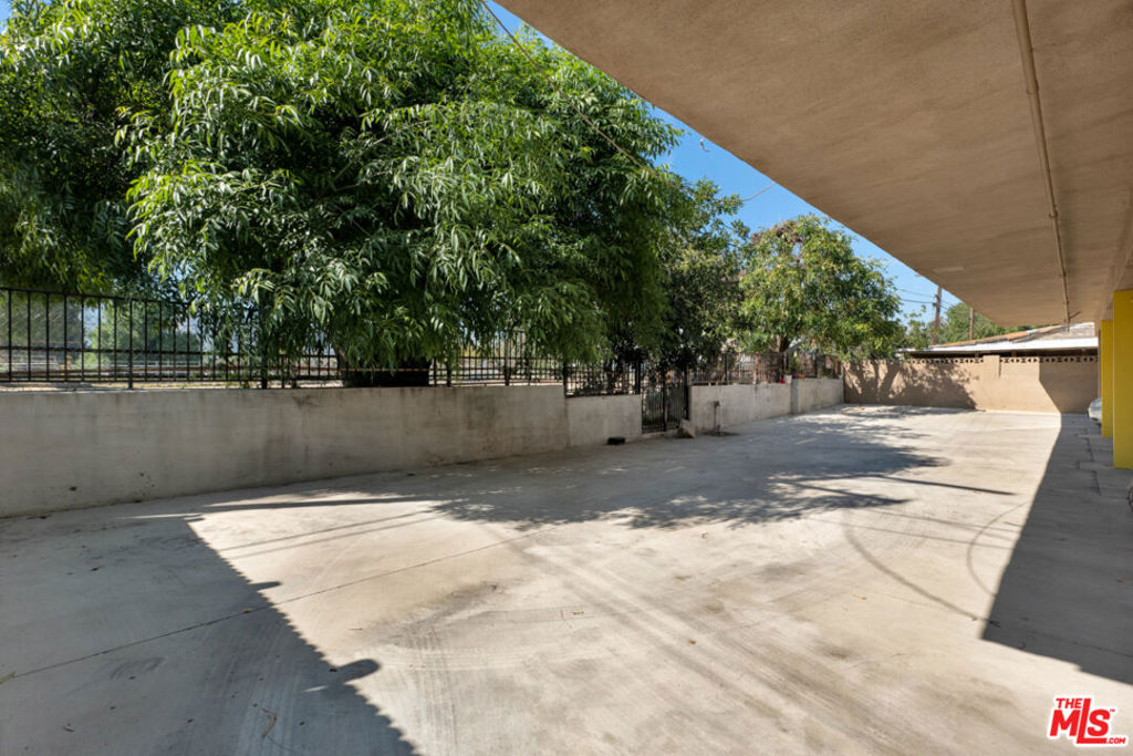 main property photo 13