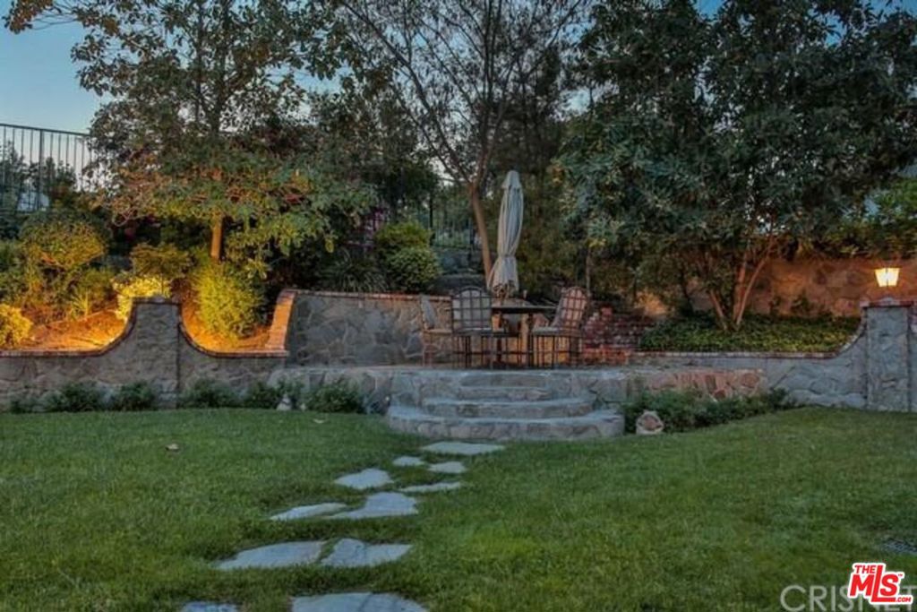 main property photo 15