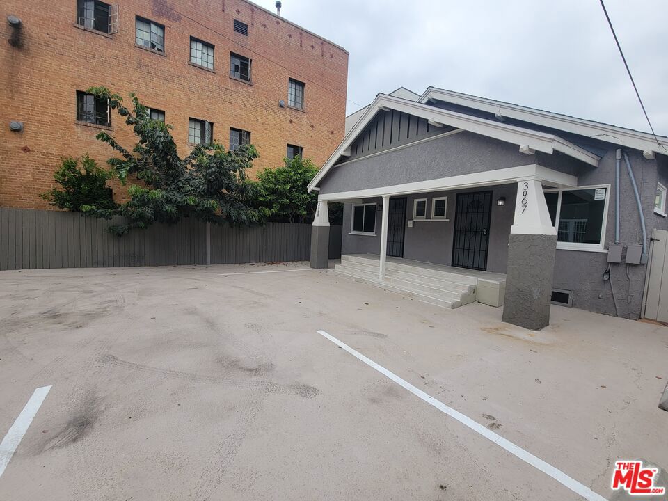 main property photo 13