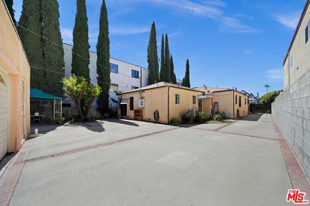 main property photo 34