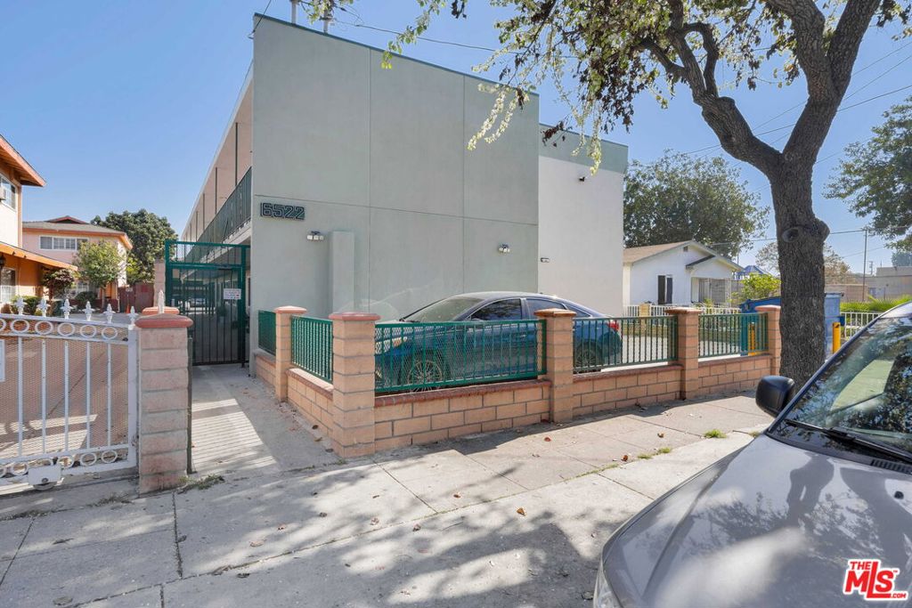 main property photo 1
