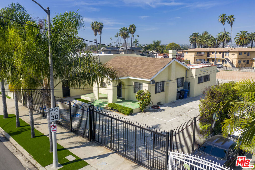 main property photo 10