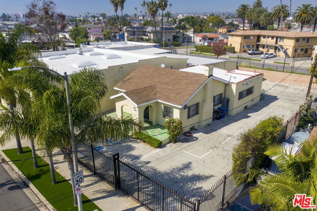 main property photo 11
