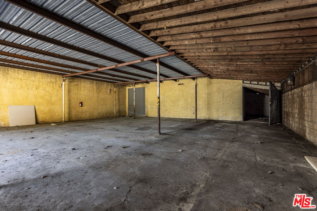 main property photo 45