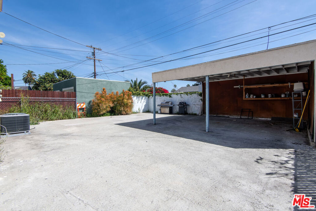 main property photo 31