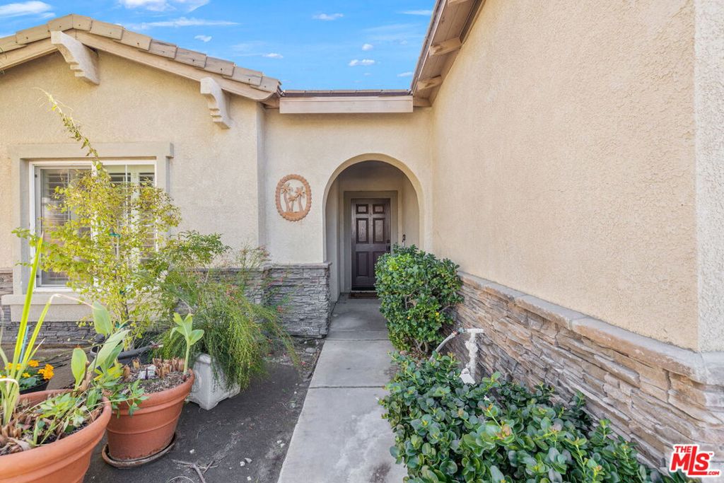 main property photo 23
