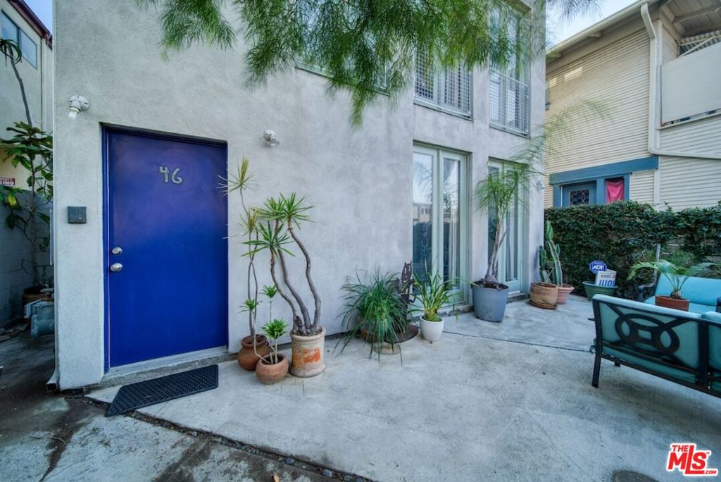 main property photo 40