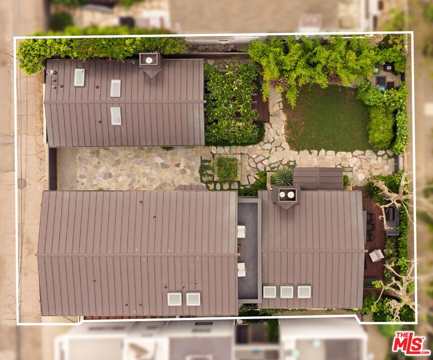 main property photo 45