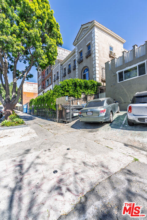 main property photo 7