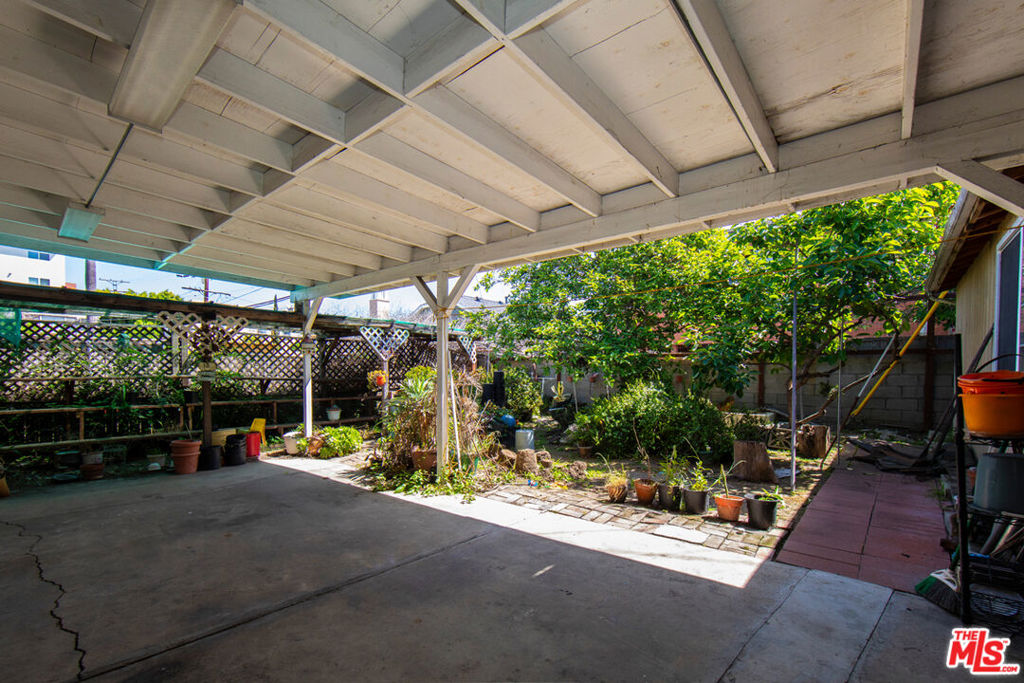 main property photo 29