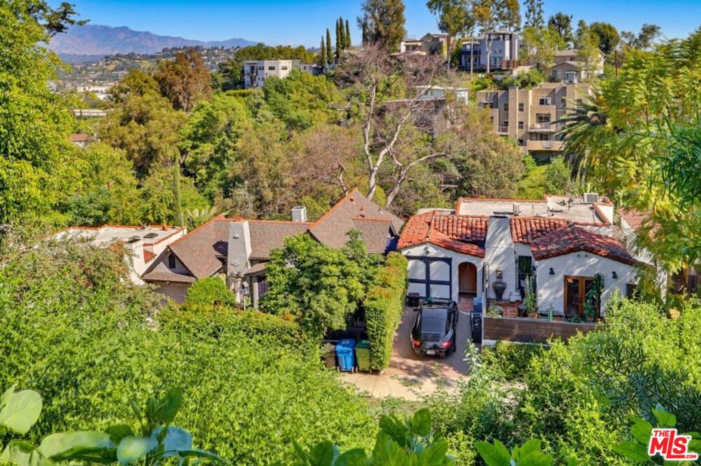 main property photo 11