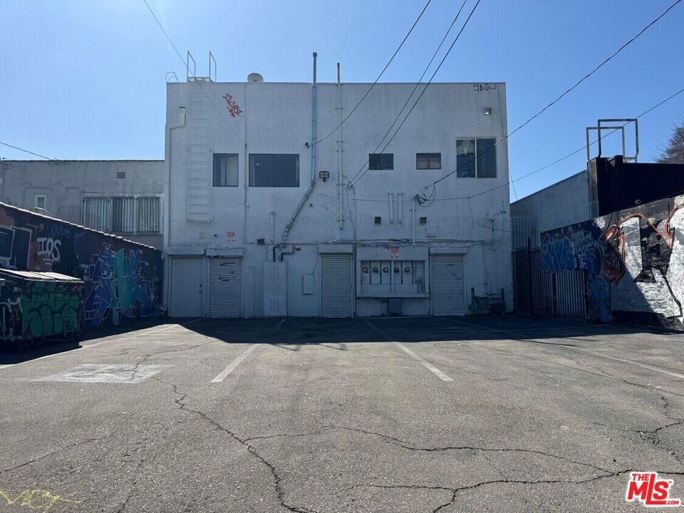 main property photo 8