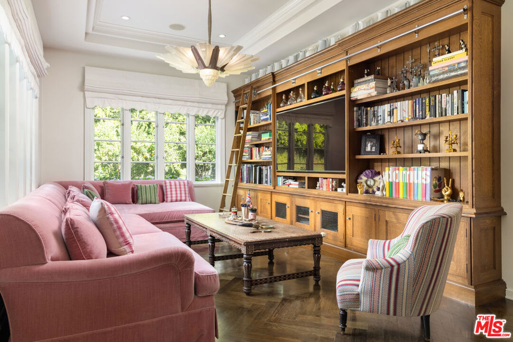 main property photo 10