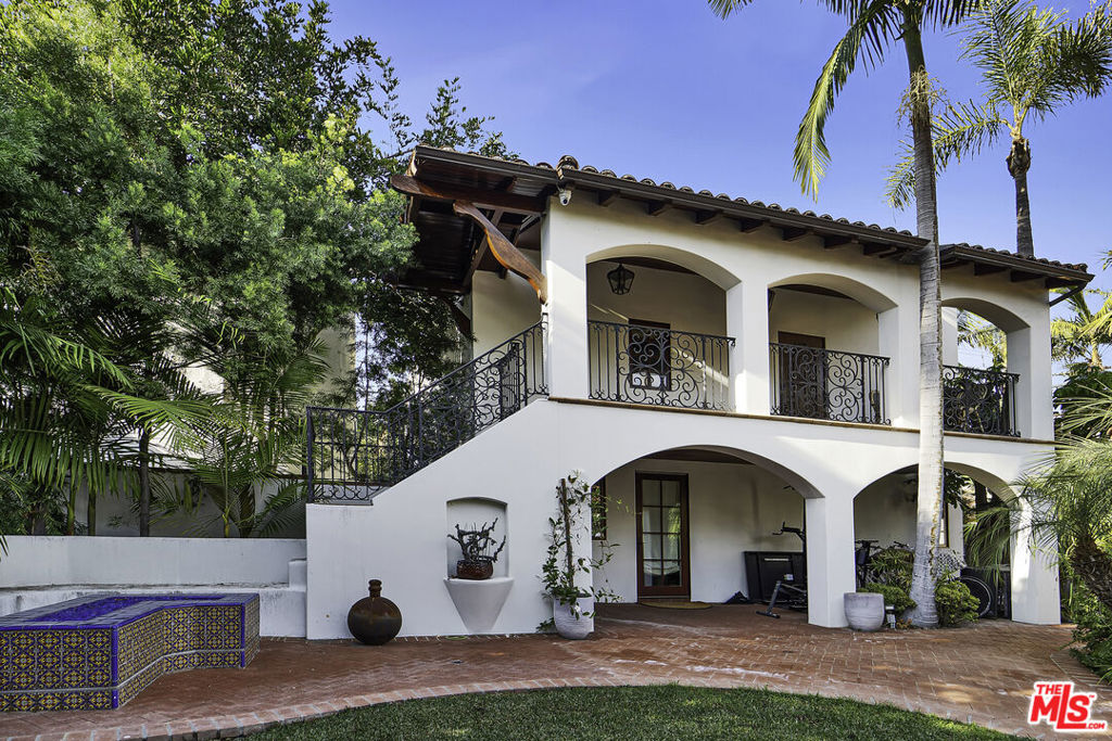 main property photo 13