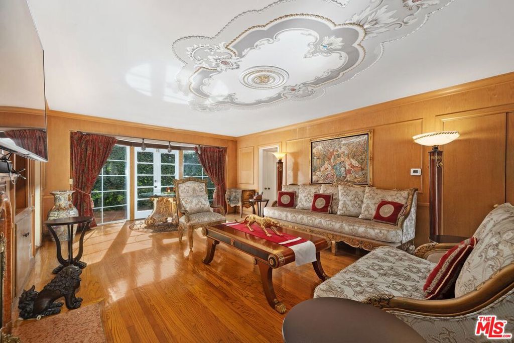 main property photo 11