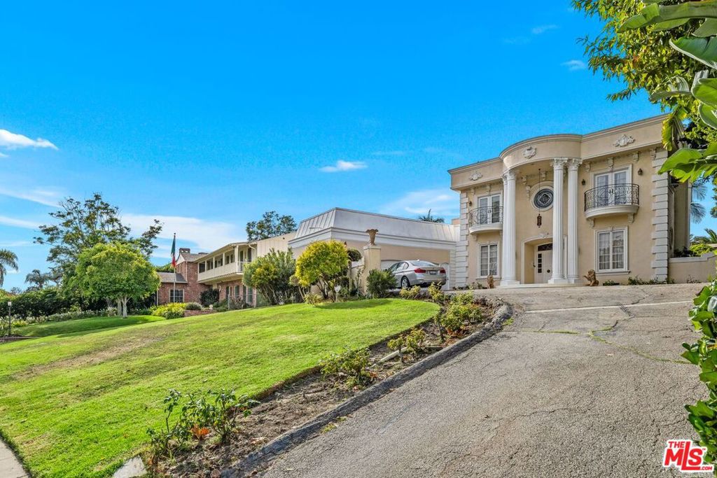 main property photo 23