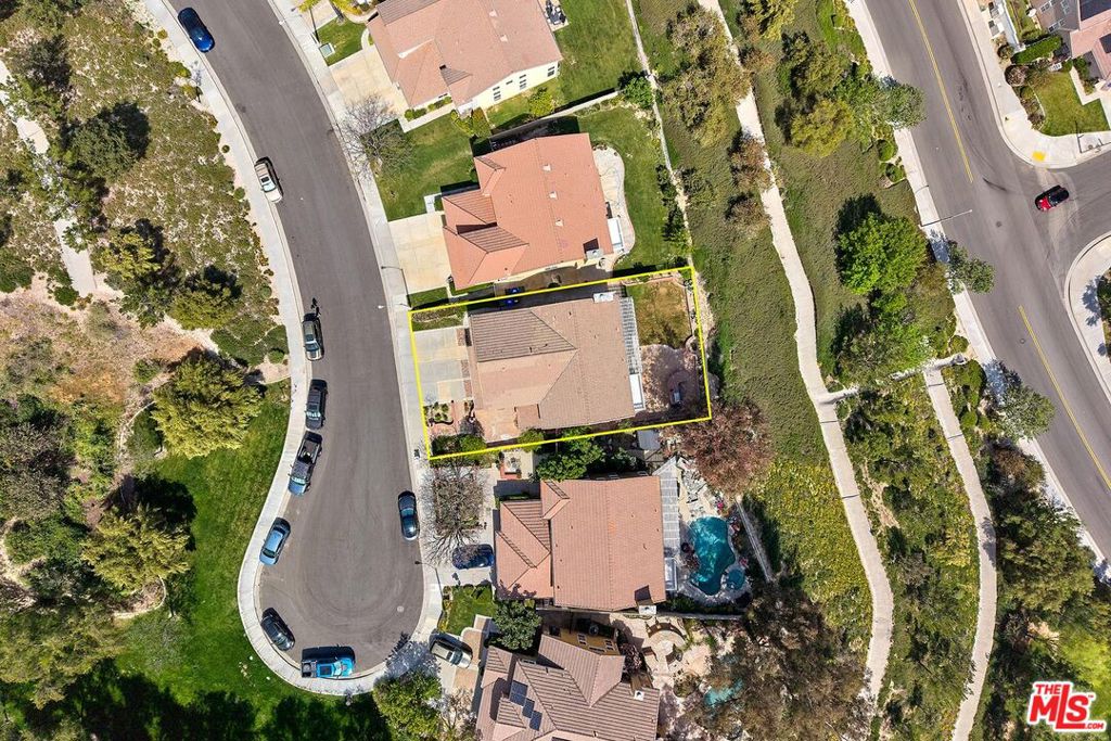 main property photo 9
