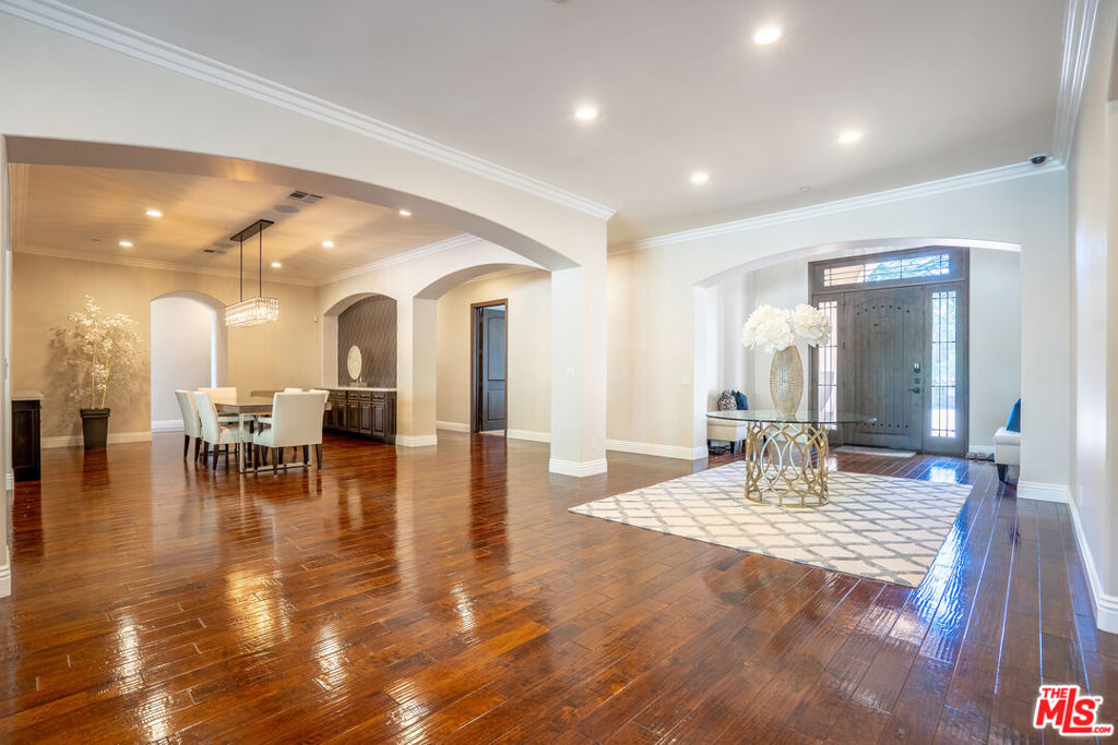 main property photo 14
