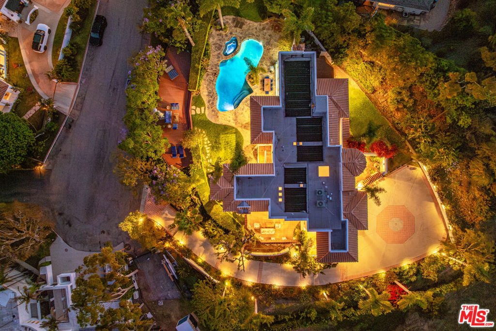main property photo 4