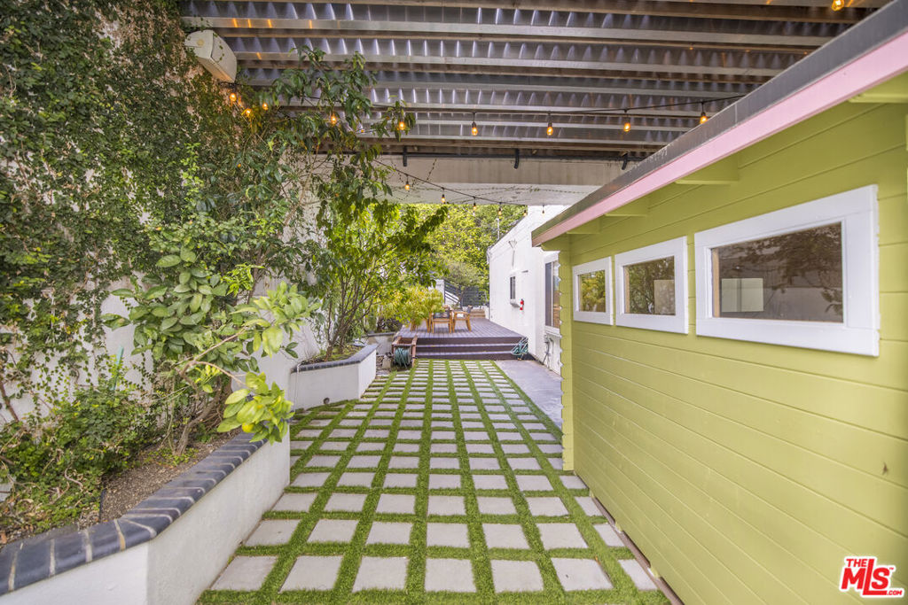 main property photo 37