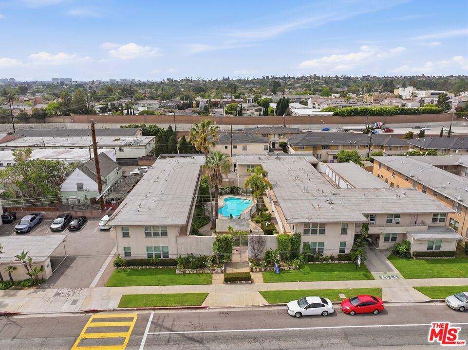 main property photo 11