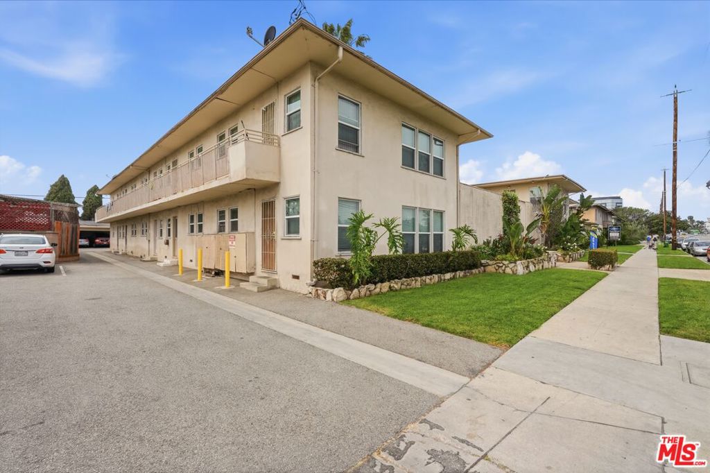 main property photo 7