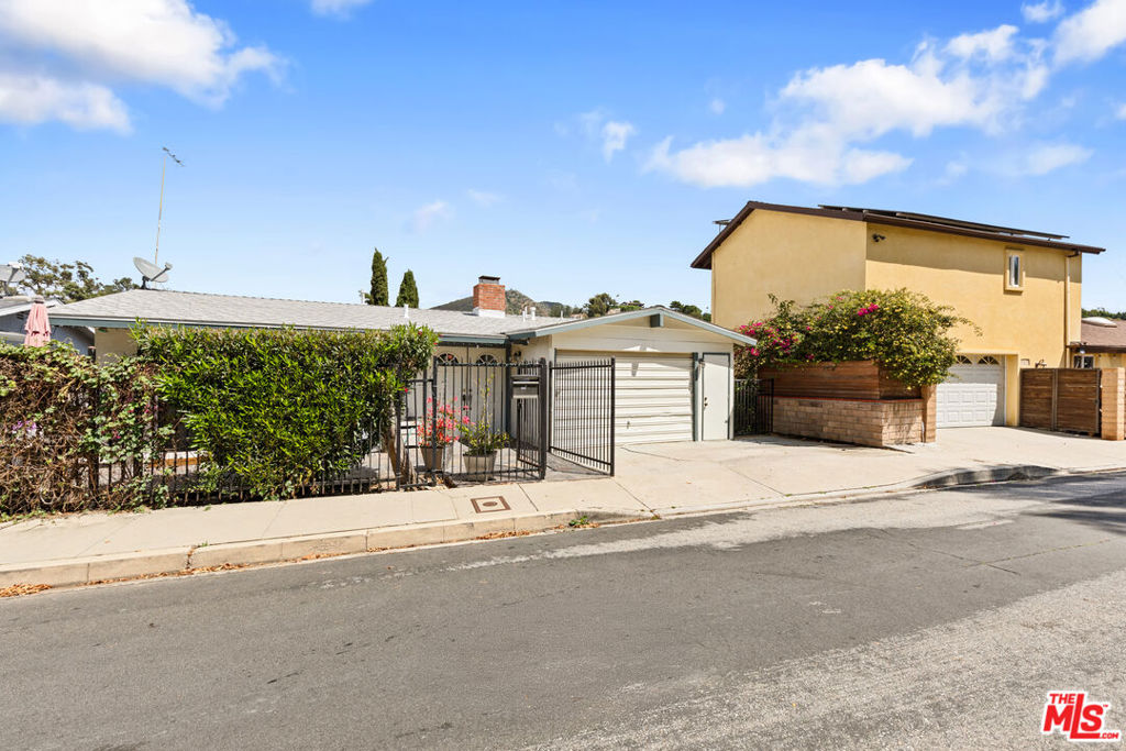 main property photo 49
