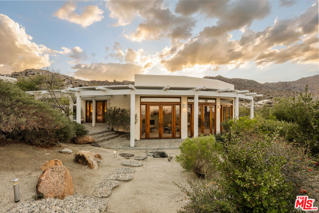 main property photo 23