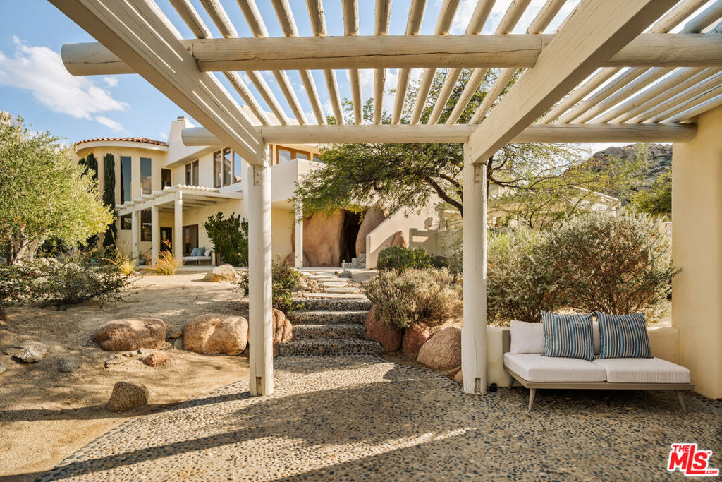 main property photo 24