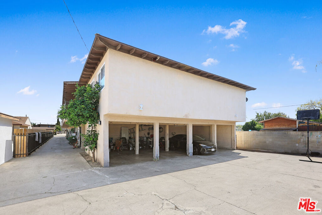 main property photo 9