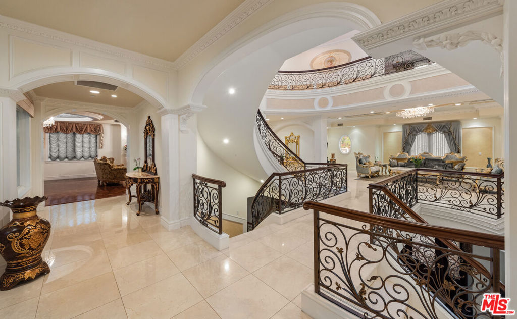 main property photo 18