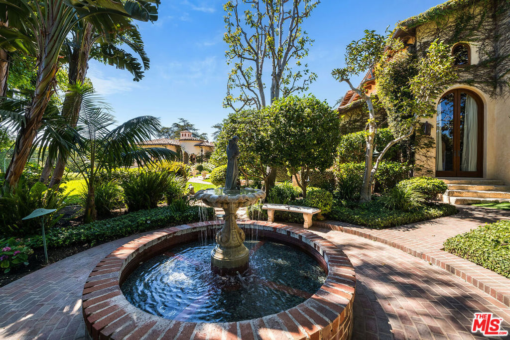 main property photo 16