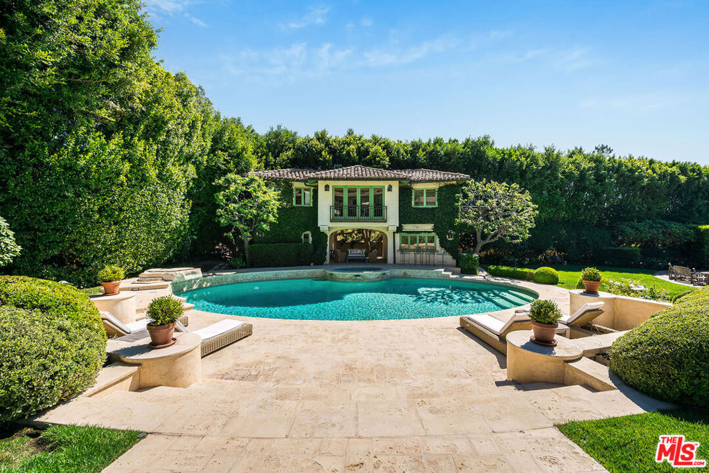 main property photo 17