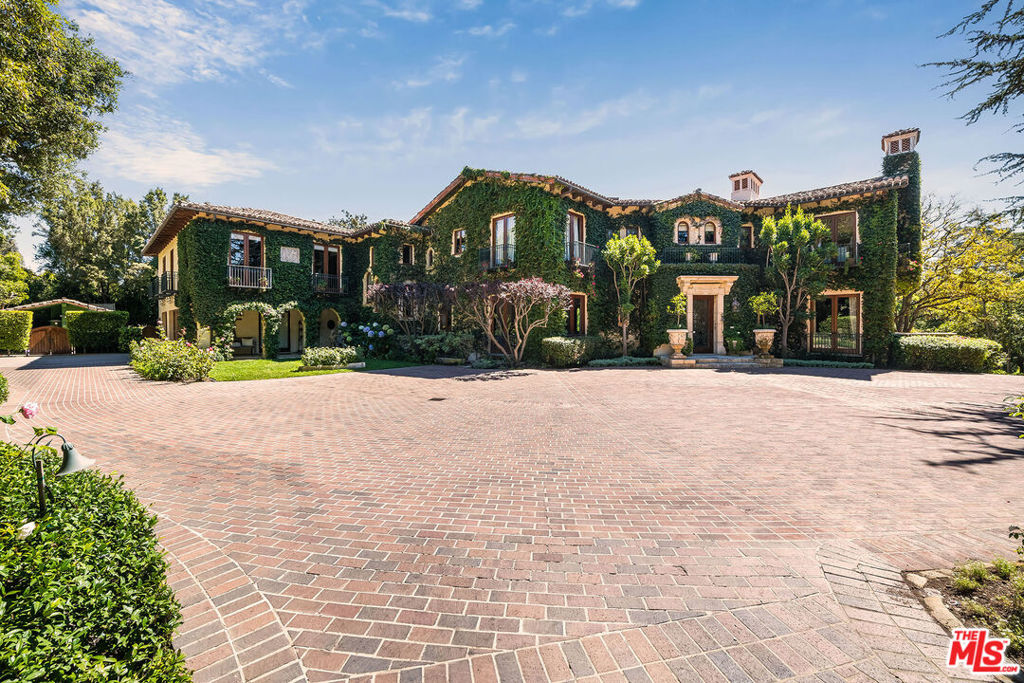 main property photo 4