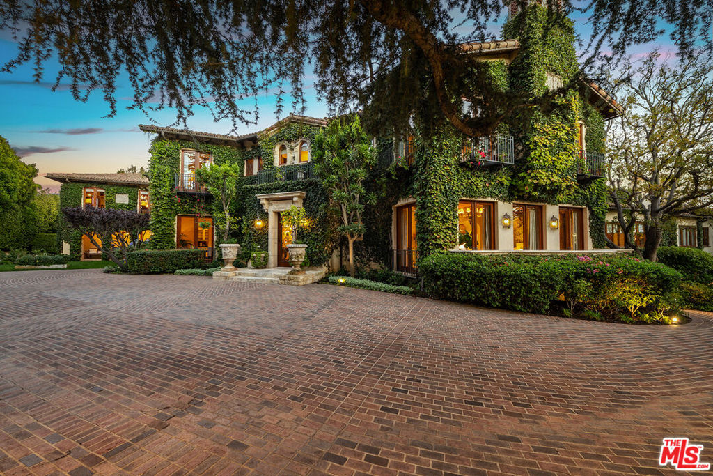 main property photo 40