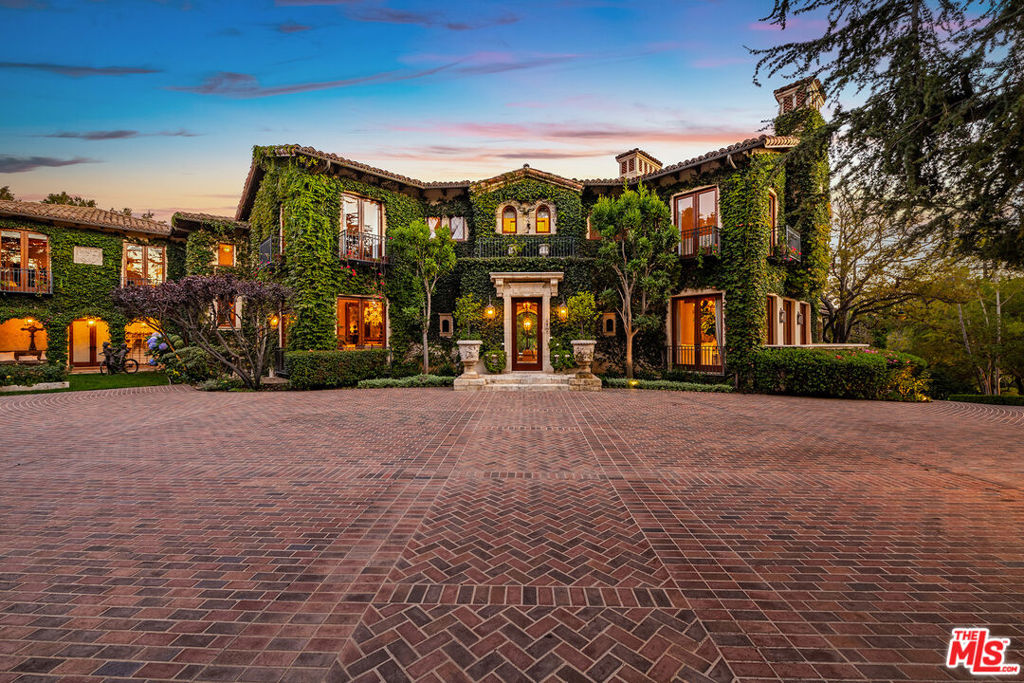 main property photo 41