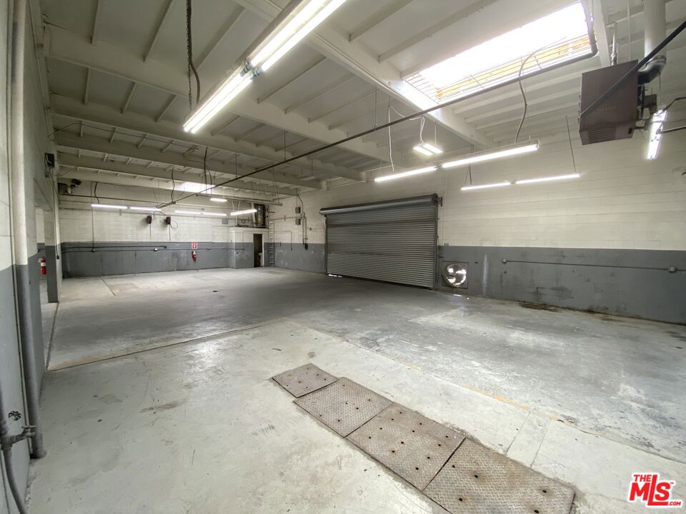 main property photo 13