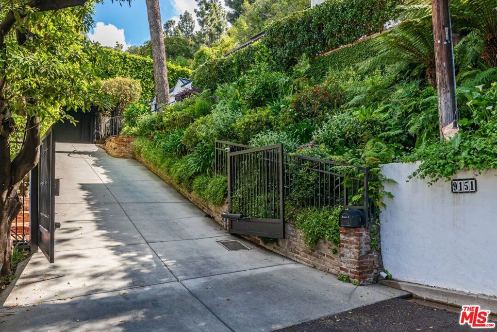 main property photo 19