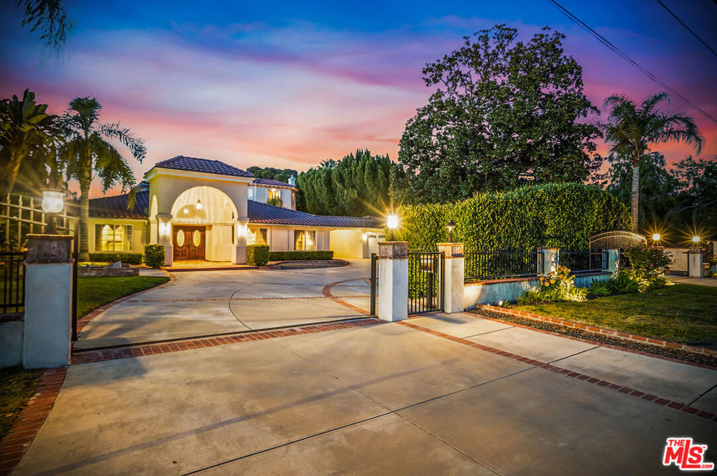 main property photo 5