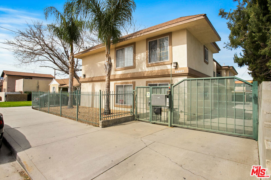 main property photo 14
